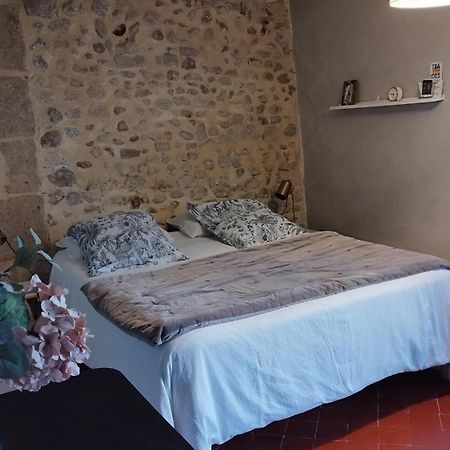Alheuredusud Bed and Breakfast Violès Εξωτερικό φωτογραφία